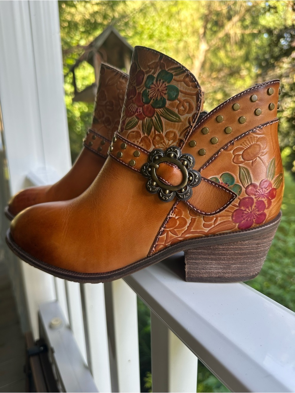 L'ARTISTE DAINTYLADY BOOTS EU 37 US 6 1/2-7. Color: Camel